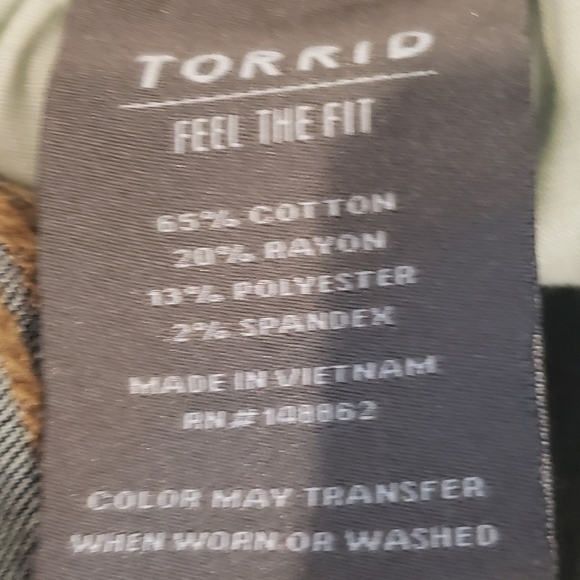 Torrid Hi-Rise Super Soft Jegging Jeans Distressed New With Tags Size 30… - Picture 14 of 16